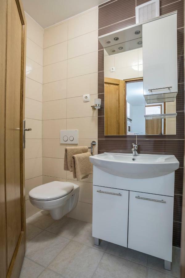 Apartments Bezmalinovic 2 Бол Екстериор снимка